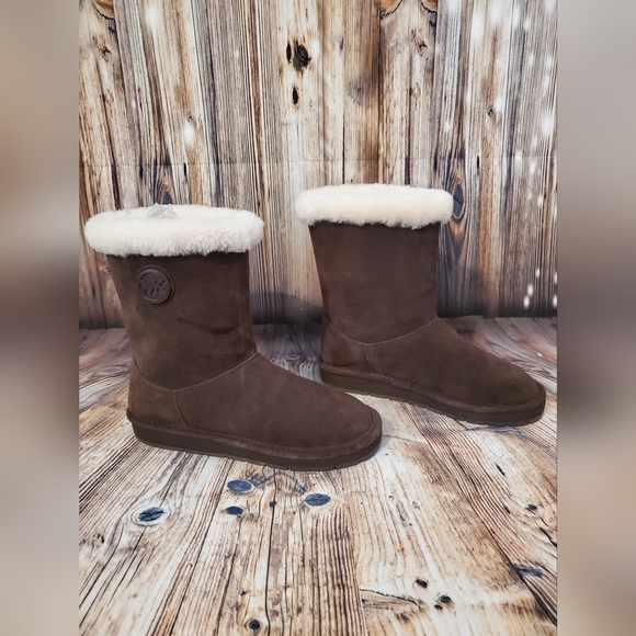 Michael Kors WinterMid Boot - Picture 2 of 13